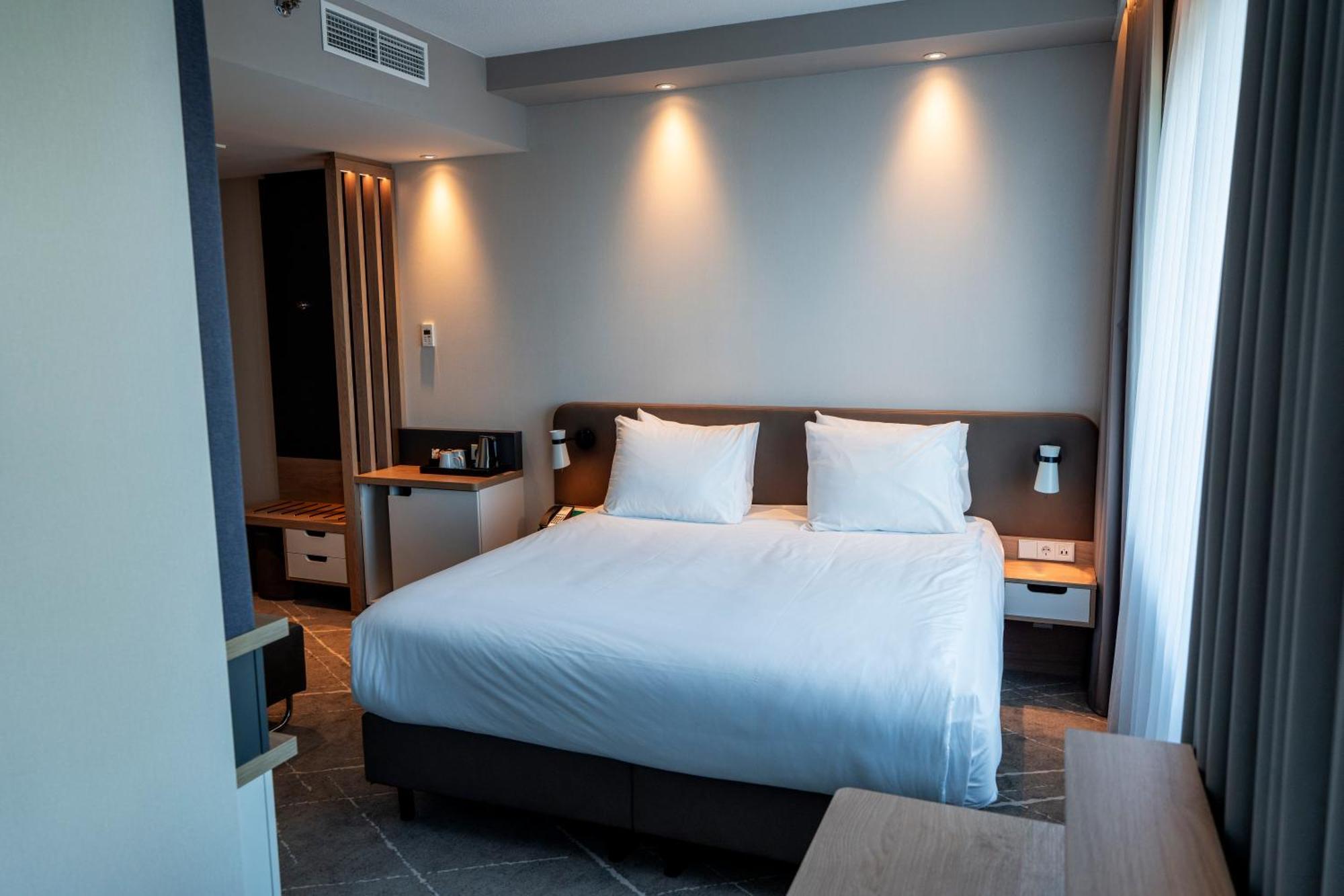 Standard King Room,1402639952:JPEG