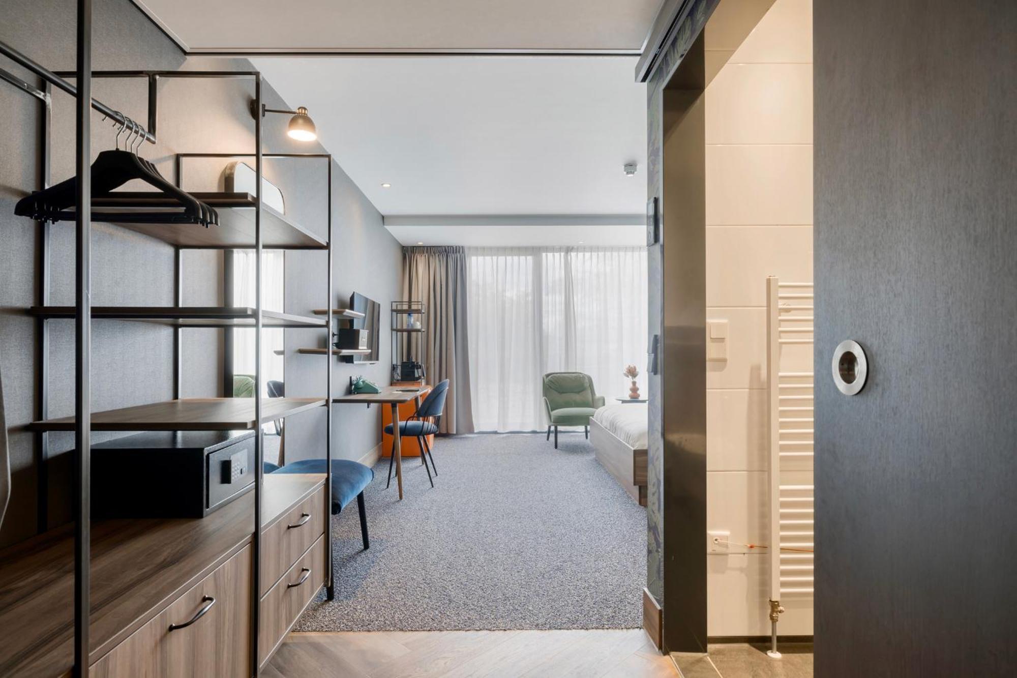 Superior King Room Disability Access